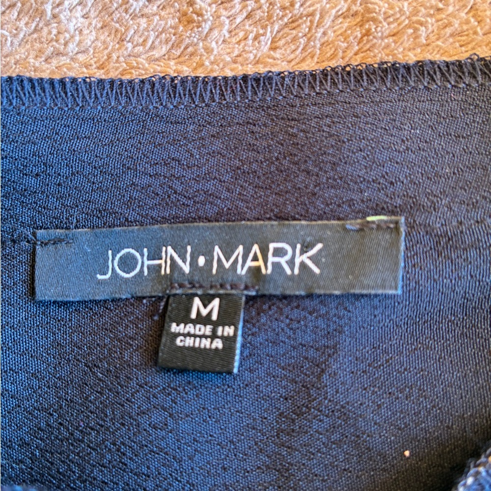 John Mark Mix Print V-Neck 3/4 Cuff Sleeve Button Front Geometric Tunic
Size M - Picture 8 of 10
